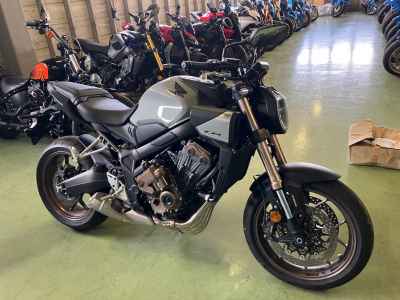 Honda CB650R E-Clutch 2024