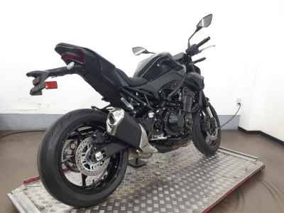 Kawasaki Z900 2025