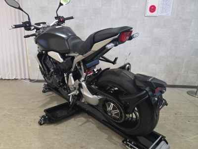 Honda CB1000R 2021