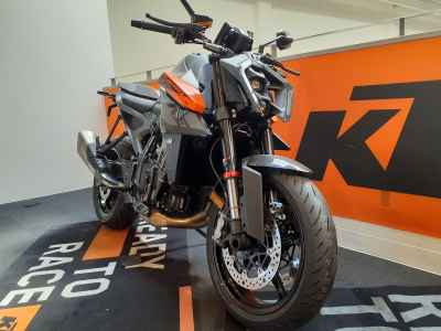 KTM 990 Duke 2024
