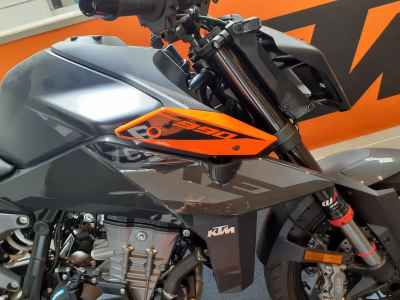 KTM 990 Duke 2024