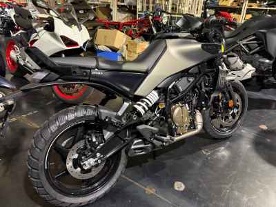 Husqvarna Svartpilen 250 2024