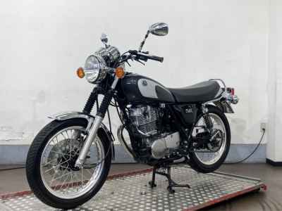 Yamaha SR400 2022