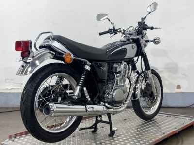 Yamaha SR400 2022