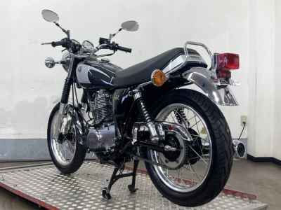 Yamaha SR400 2022