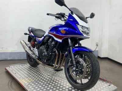 Honda CB400 Super Boldor 2020