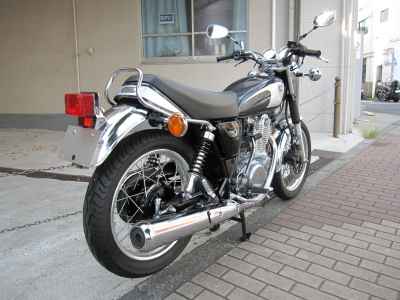 Yamaha SR400 2021