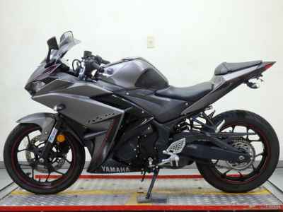 Yamaha YZF-R25 2016