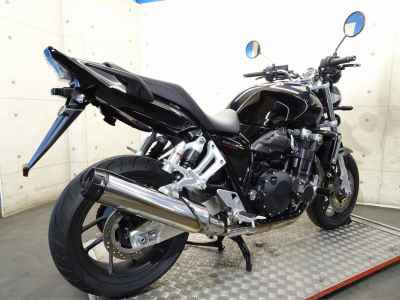 Honda CB1300SF 2025