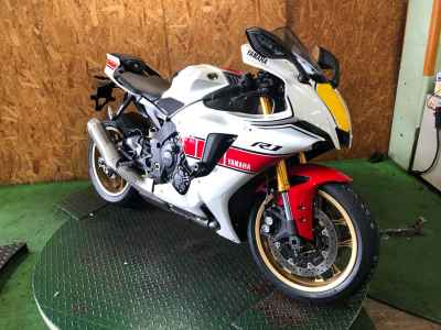 Yamaha YZF-R1 2023