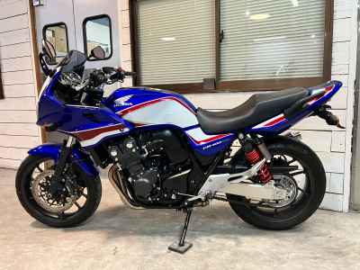 Honda CB400 Super Boldor 2021