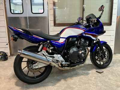 Honda CB400 Super Boldor 2021