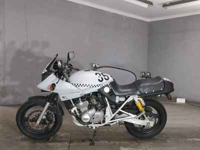 Suzuki GSX250S Katana
