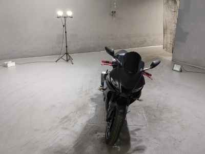 Yamaha YZF-R25