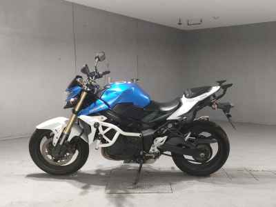 Suzuki GSR750 2013
