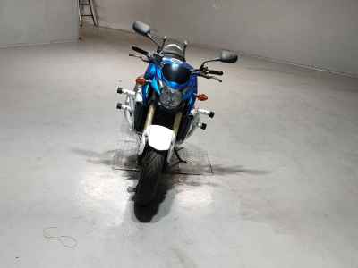 Suzuki GSR750 2013
