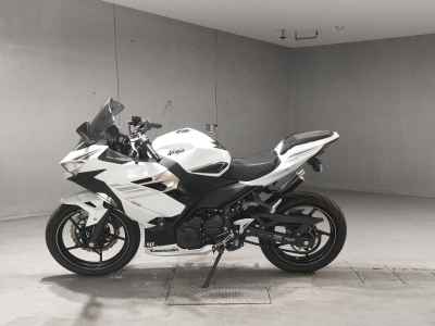Kawasaki Ninja 400 2022