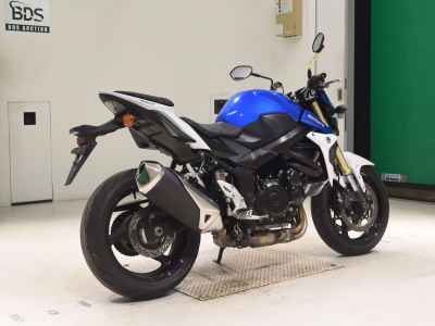 Suzuki GSR750 2013