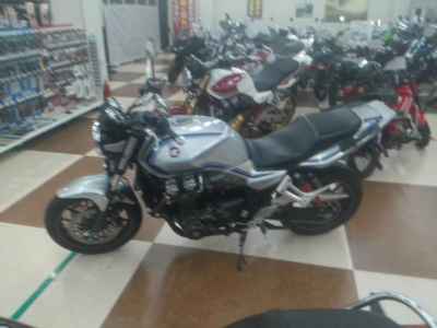 Honda CB1300SF 2024
