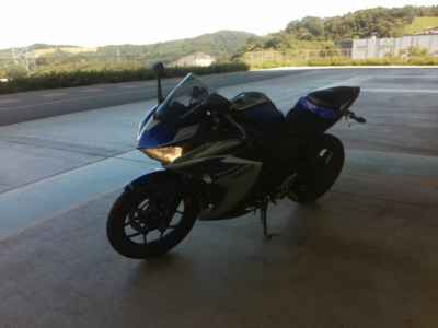 Yamaha YZF-R25 2015