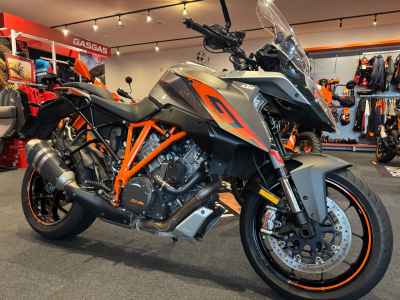 KTM 1290 Super Duke GT 2017