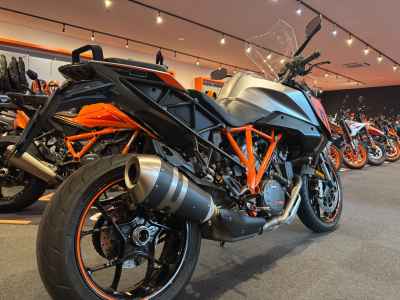 KTM 1290 Super Duke GT 2017