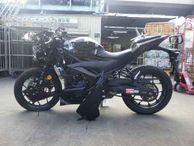 Yamaha YZF-R25 2023