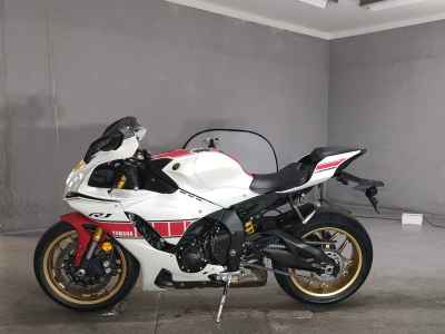 Yamaha YZF-R1 2022