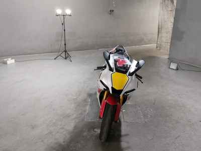 Yamaha YZF-R1 2022