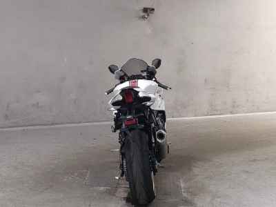 Yamaha YZF-R1 2022