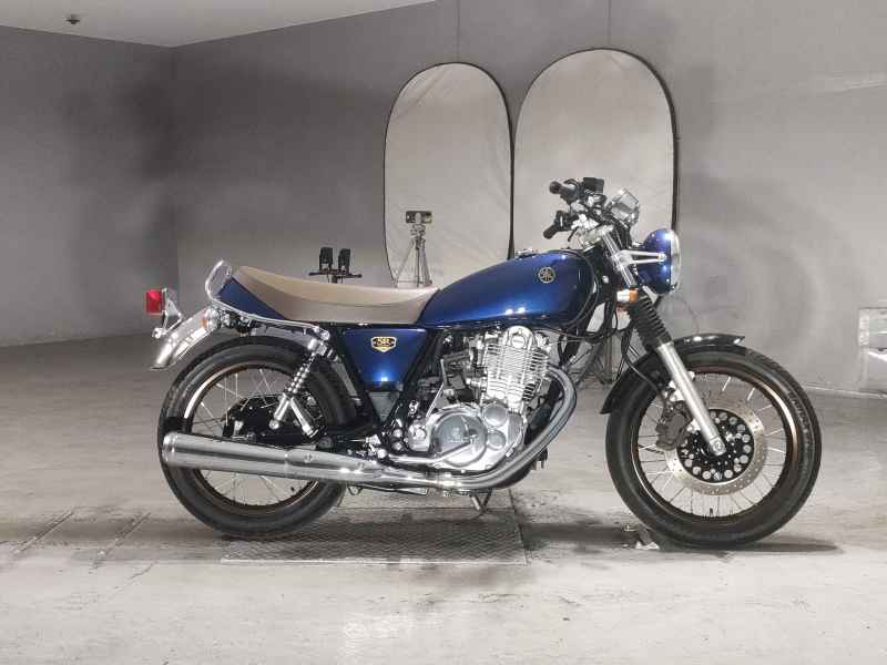 Yamaha SR400 2021