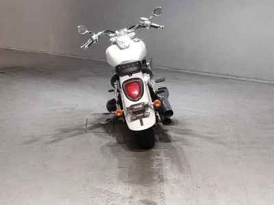 Suzuki Intruder 400 Classic 2011