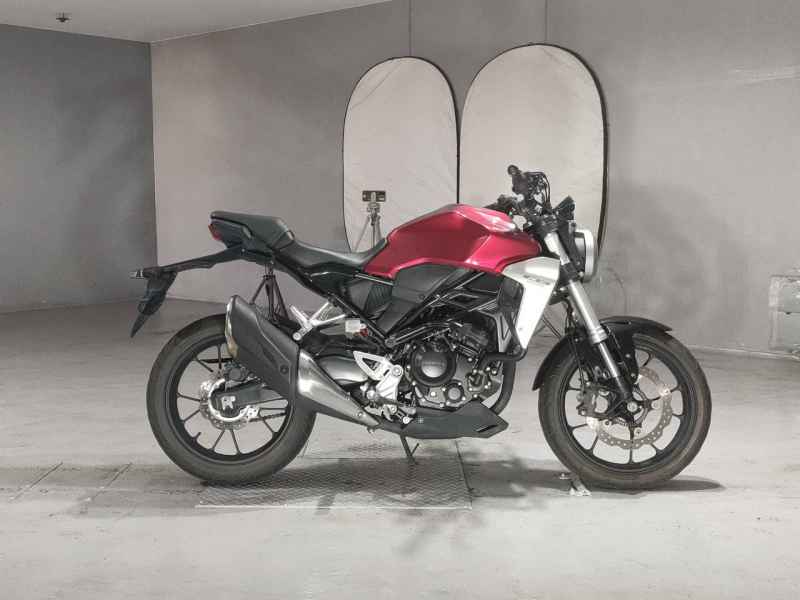 Honda CB250R 2018