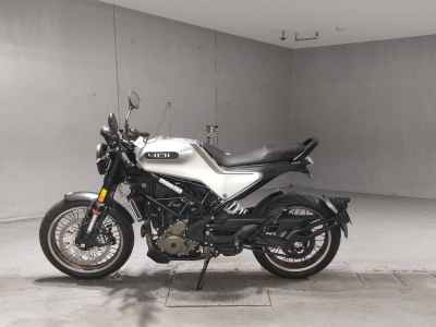 Husqvarna Svartpilen 401 2021