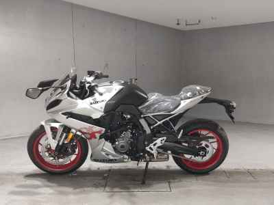 Suzuki GSX-8R