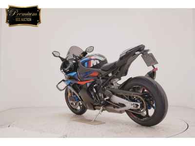 BMW M1000RR 2025