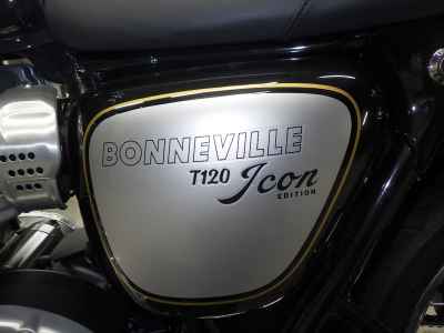 Triumph Bonneville T120 2025