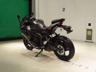Kawasaki Ninja ZX-25R 2022