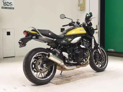 Kawasaki Z900RS 2024