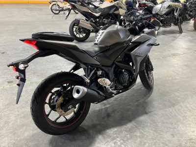 Yamaha YZF-R25 2016