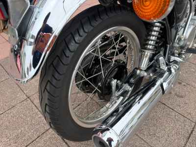 Yamaha SR400 2021