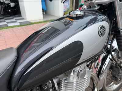 Yamaha SR400 2021