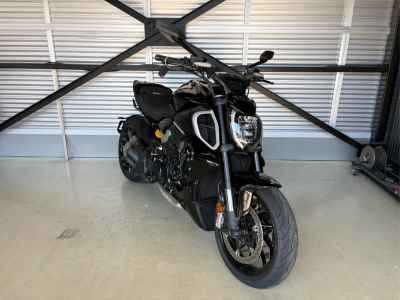 Ducati Diavel V4 2023