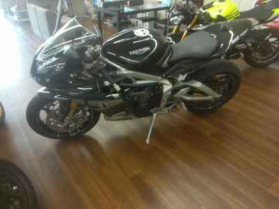 Triumph Daytona Moto2 765 2020