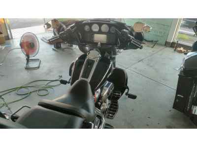 Harley-Davidson FLHTCUTG TRIGLI 2017