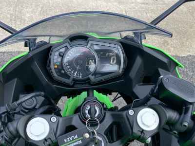 Kawasaki Ninja 400 KRT Edition 2022