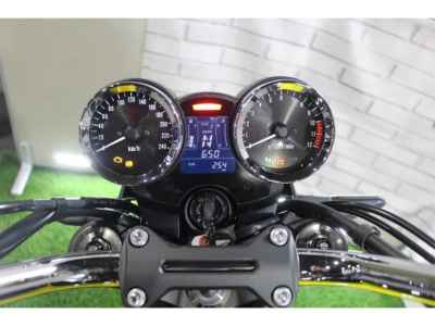 Kawasaki Z900RS 2024