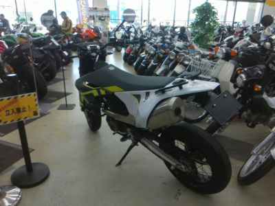 Husqvarna 701 Supermoto 2022