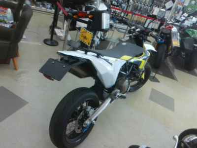 Husqvarna 701 Supermoto 2022