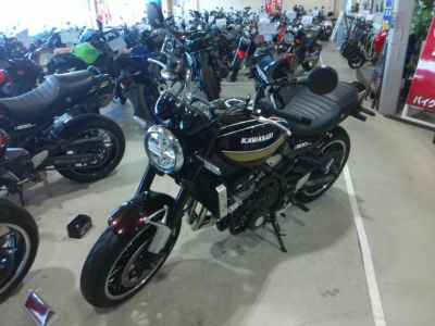 Kawasaki Z900RS 2025